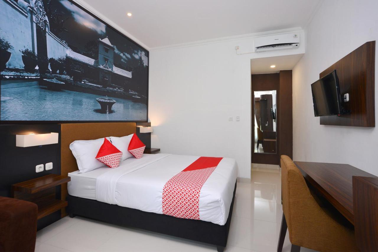 The Edwin Syariah Hotel Ngabean Exterior photo